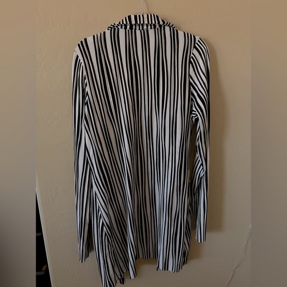 Fashion nova long sleeve button up - Picture 3 of 4